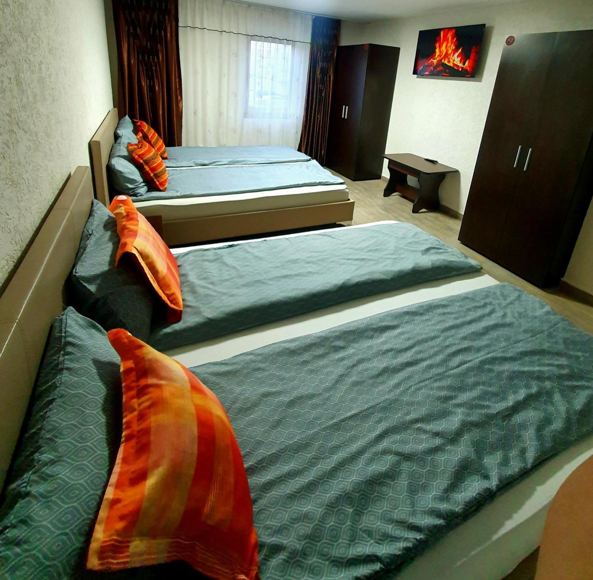 Apartament Lupeni Lupeni  Екстериор снимка